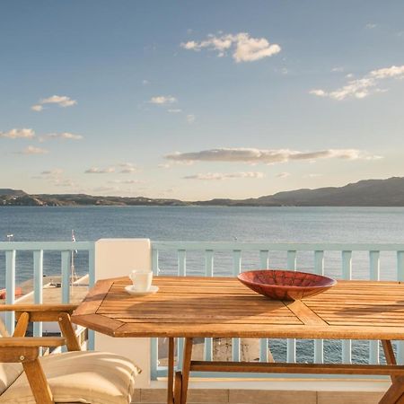 Il Porto Di Milos Adamantas  Bagian luar foto